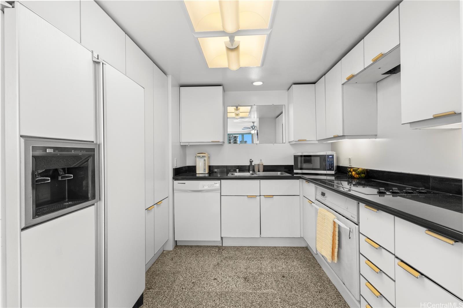 Waikiki Landmark condo # 906, Honolulu, Hawaii - photo 6 of 25