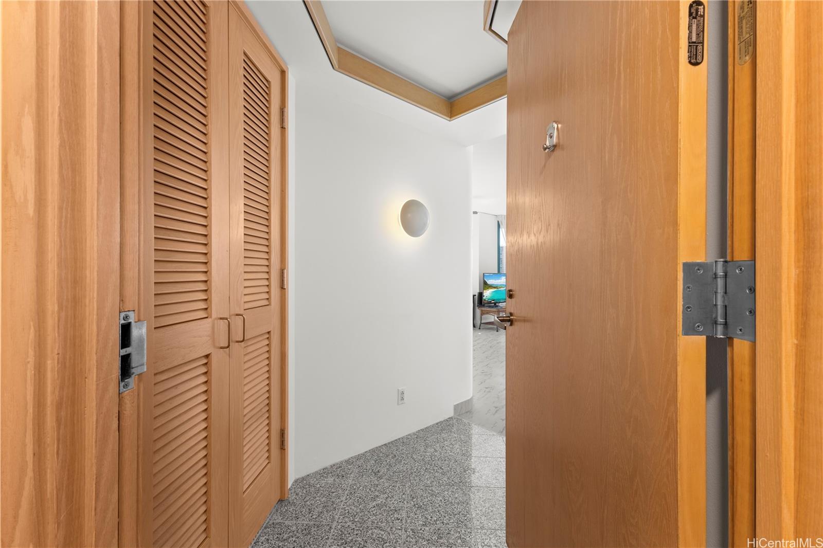 Waikiki Landmark condo # 906, Honolulu, Hawaii - photo 7 of 25