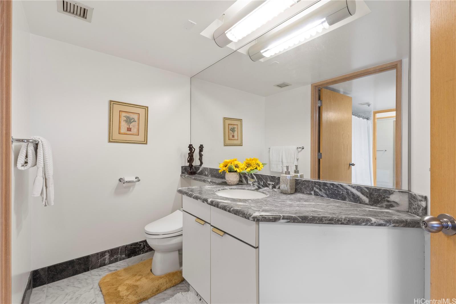 Waikiki Landmark condo # 906, Honolulu, Hawaii - photo 8 of 25