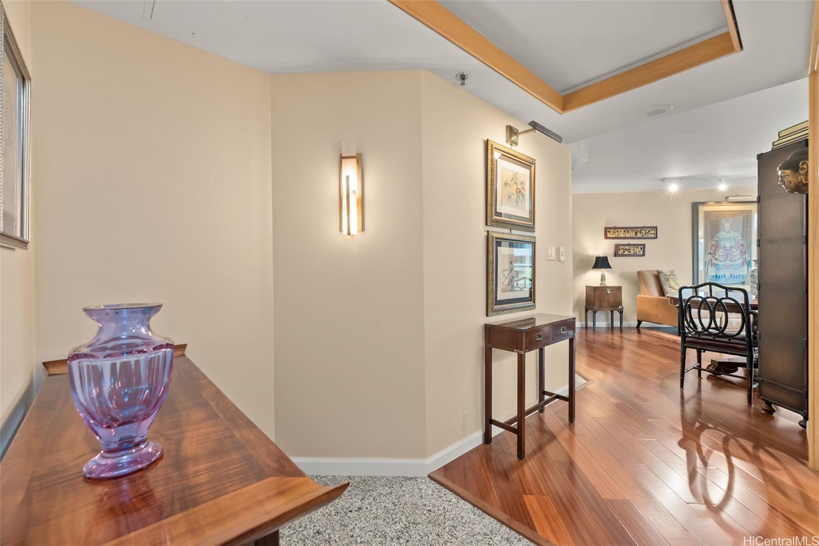 Waikiki Landmark condo # 907, Honolulu, Hawaii - photo 2 of 25