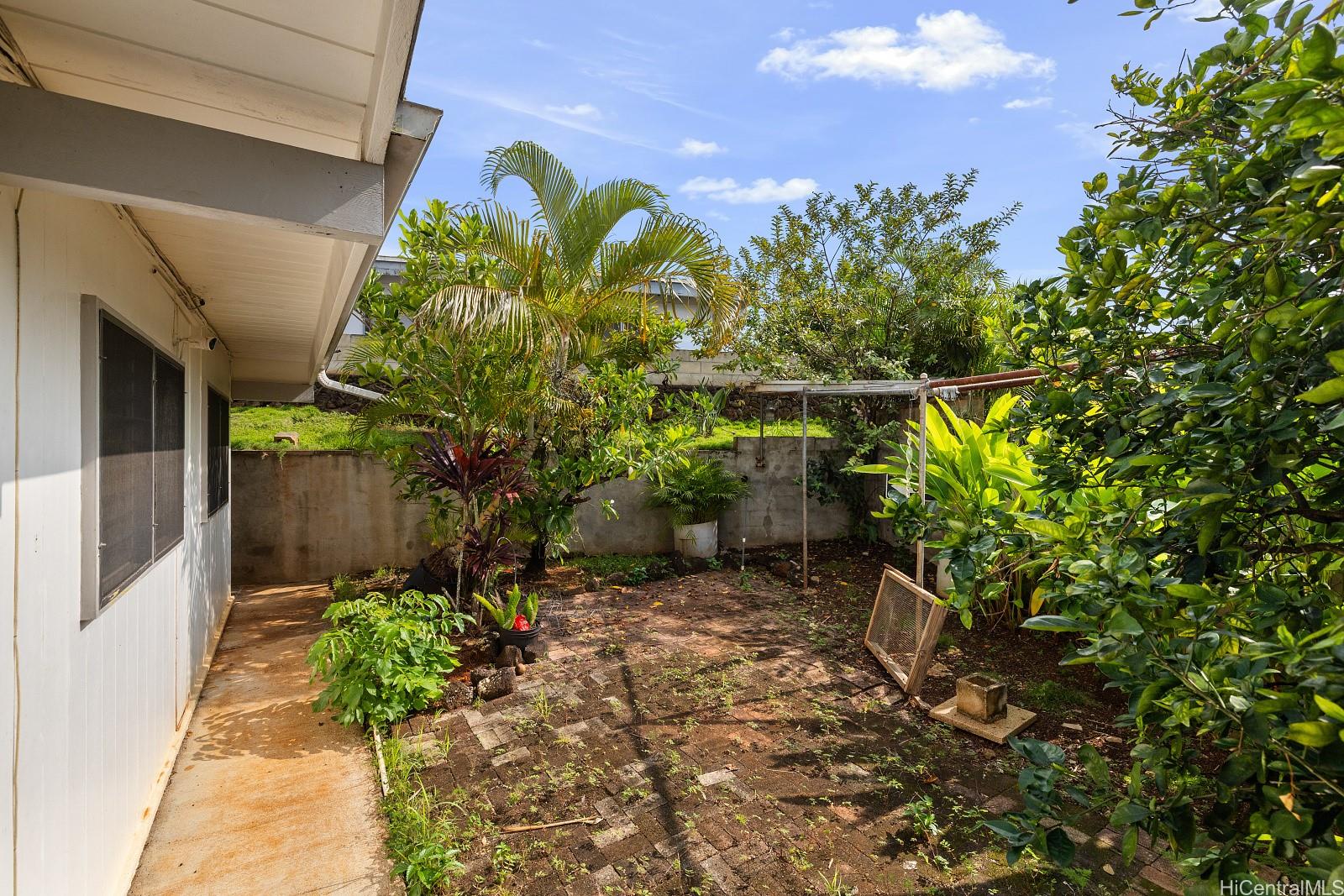 1892  Hookupa St Pearl City-upper, PearlCity home - photo 21 of 24