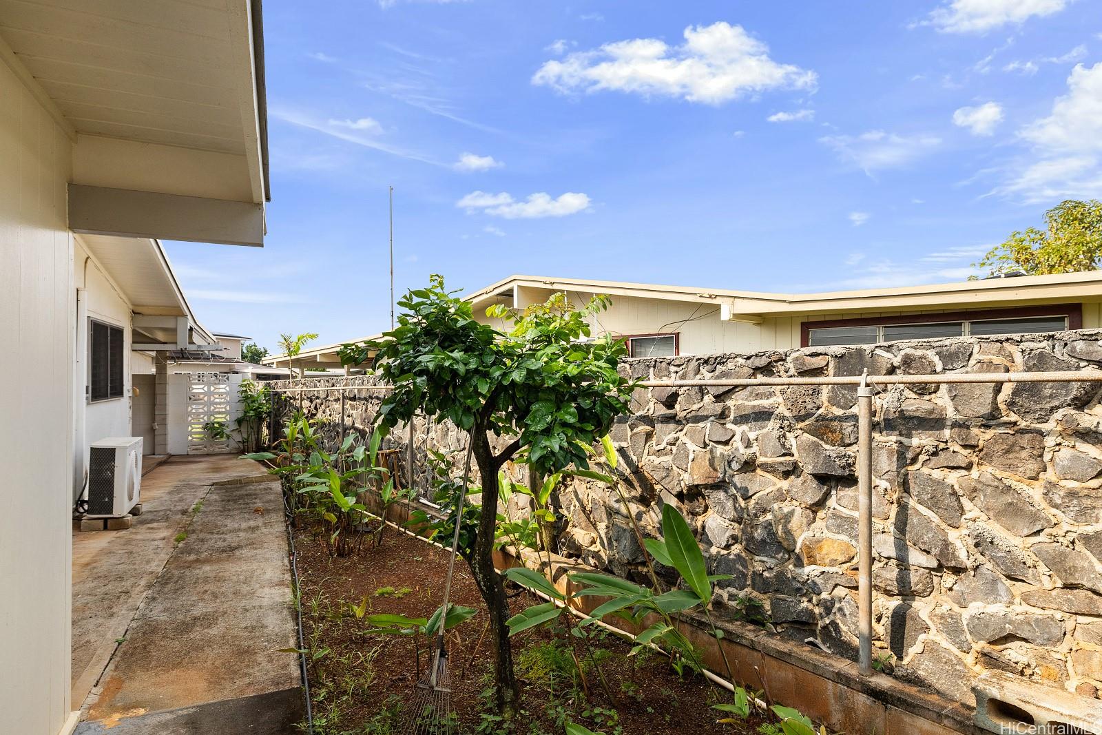 1892  Hookupa St Pearl City-upper, PearlCity home - photo 22 of 24