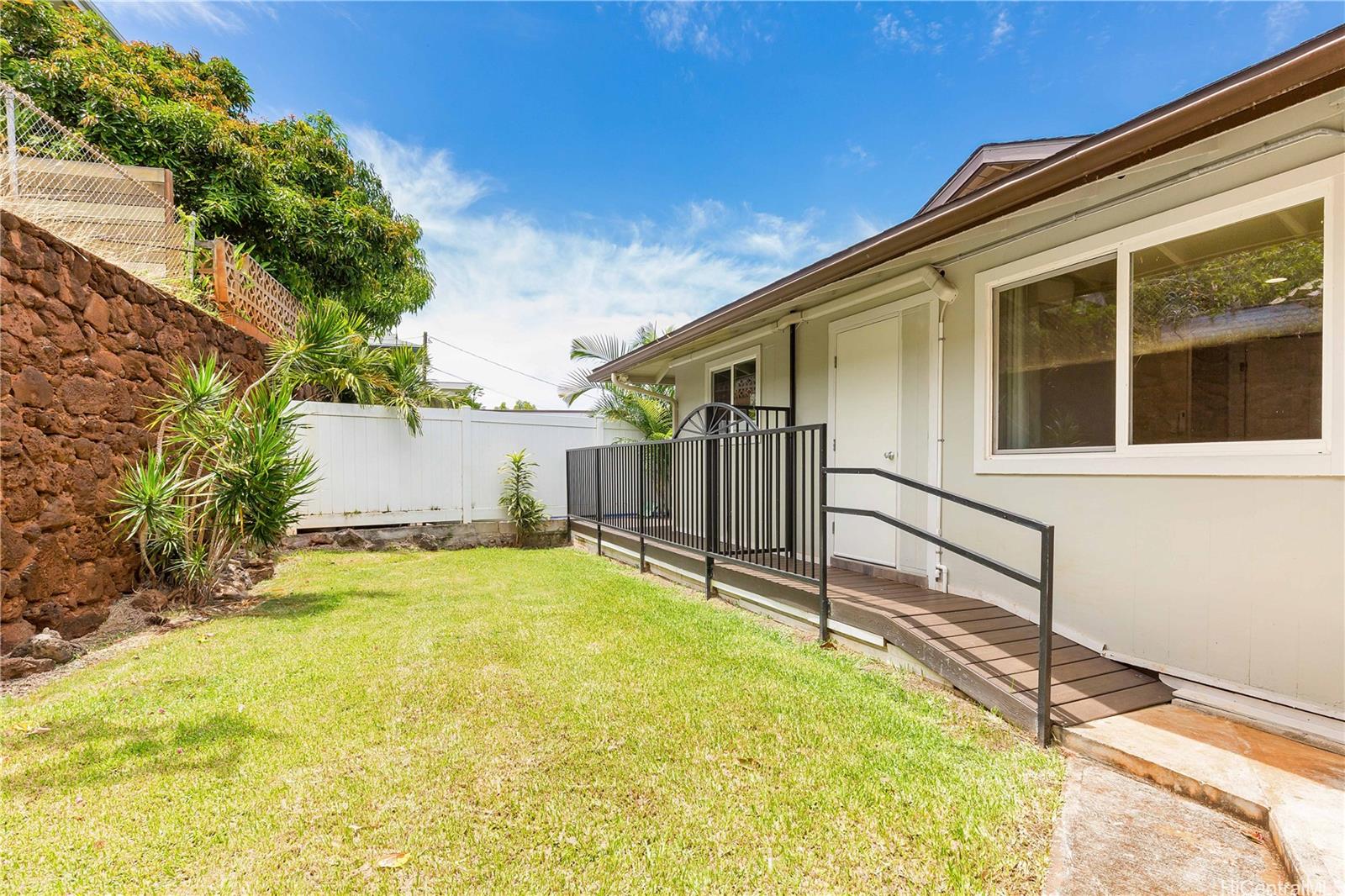 1898  Iwi Way Maunalani Heights, Diamond Head home - photo 16 of 25