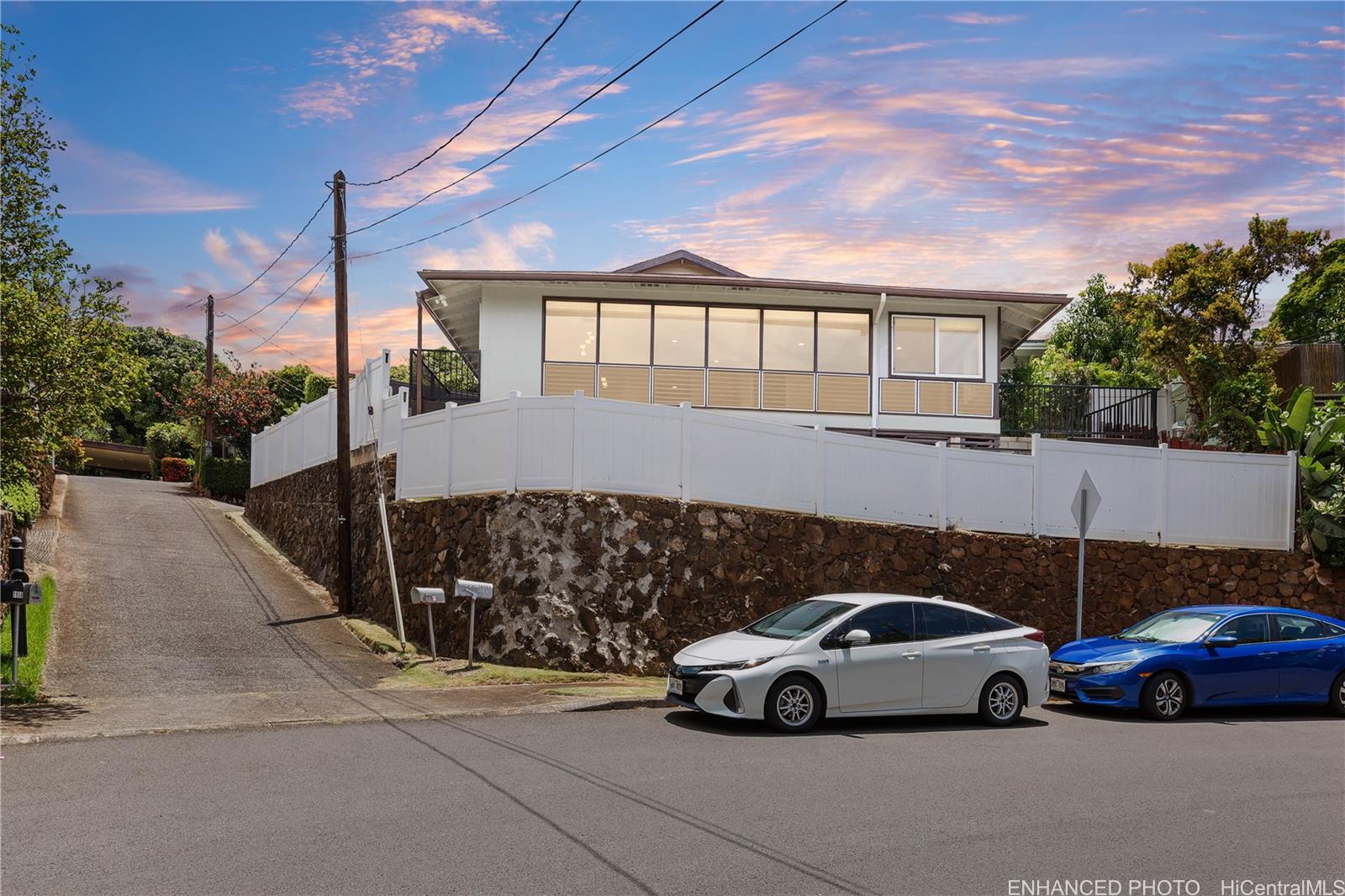 1898  Iwi Way Maunalani Heights, Diamond Head home - photo 21 of 25