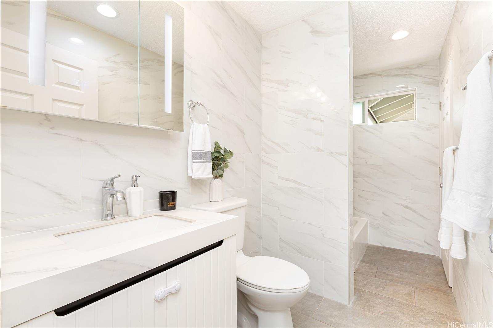 1898  Iwi Way Maunalani Heights, Diamond Head home - photo 8 of 25