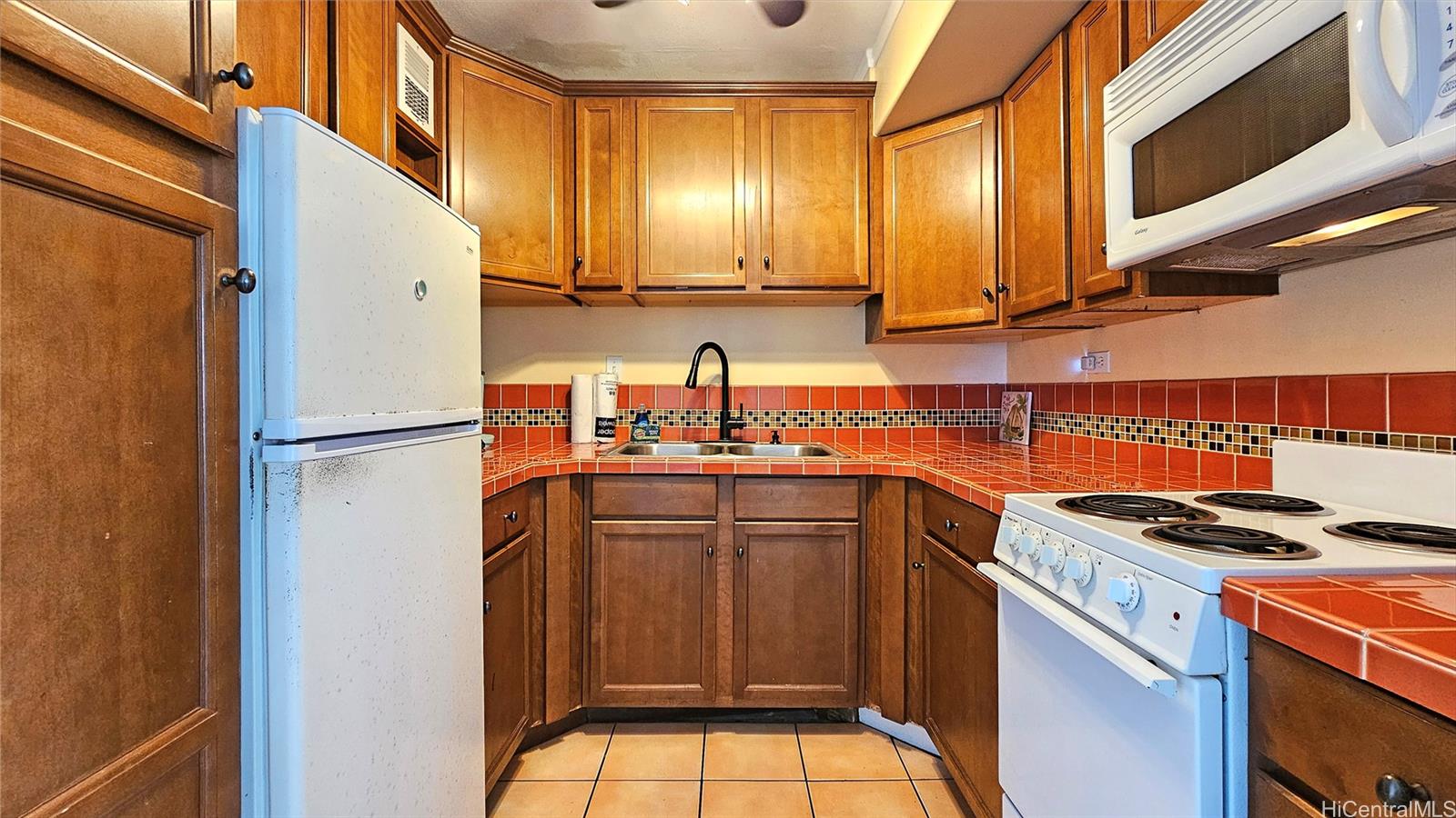 Royal Aloha condo # 1103, Honolulu, Hawaii - photo 9 of 18