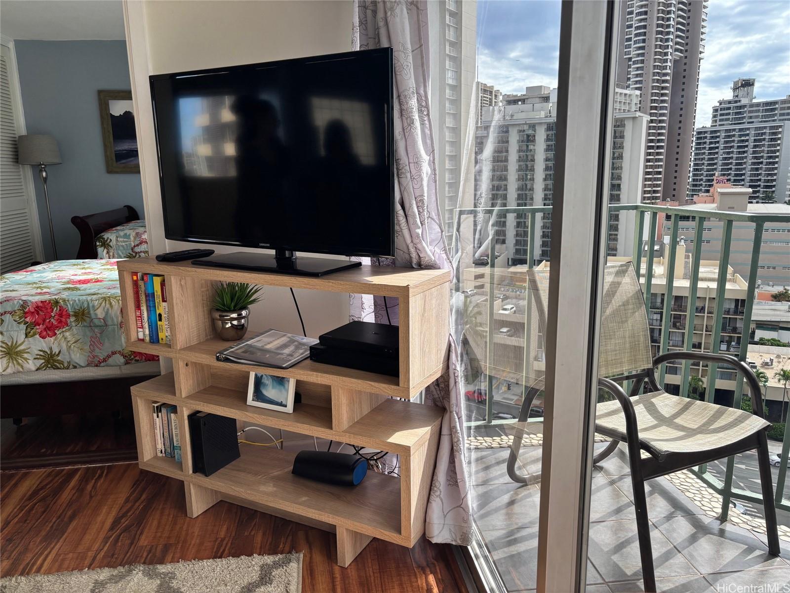 Royal aloha condo # 1308, Honolulu, Hawaii - photo 18 of 25