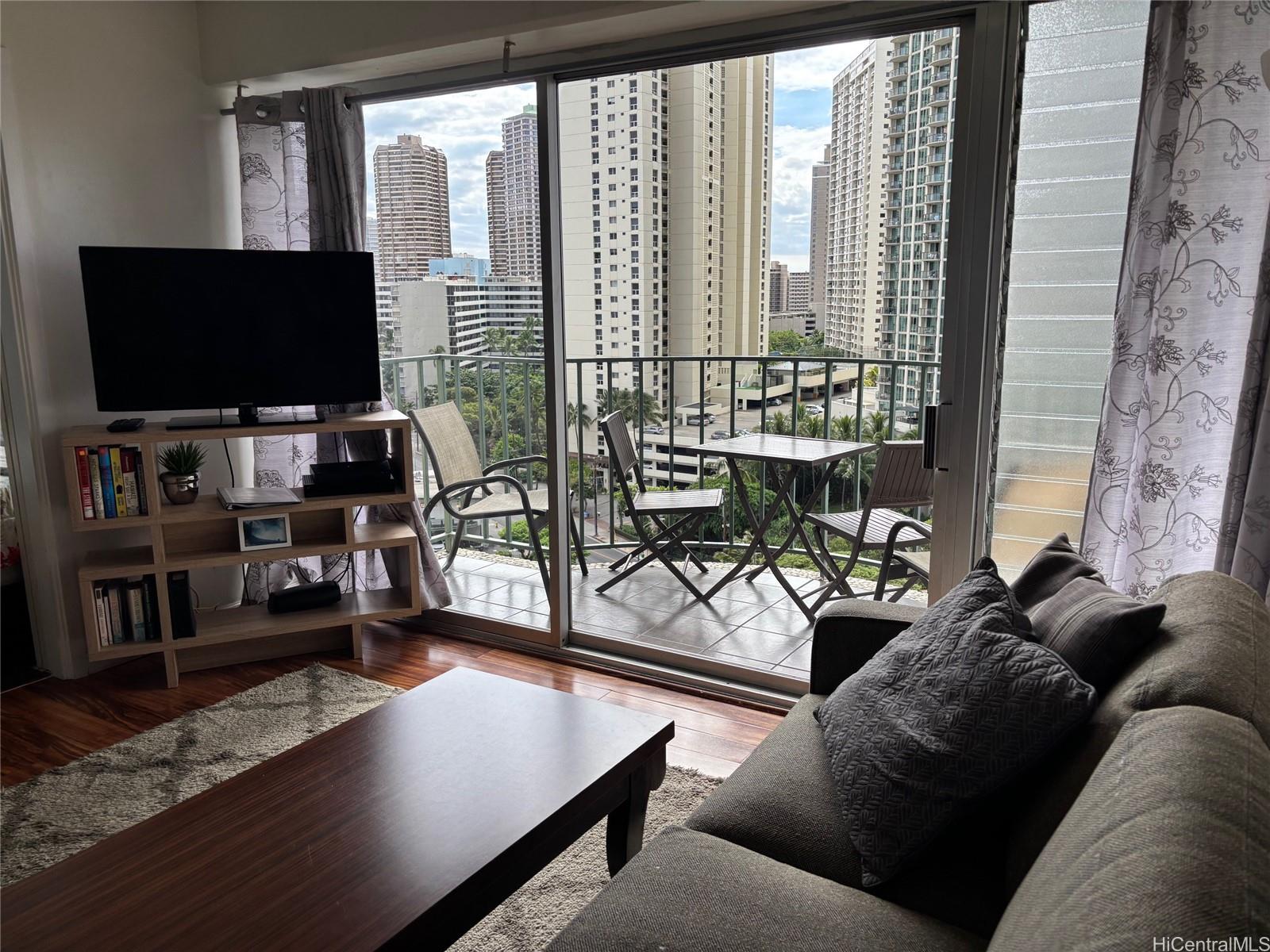 Royal aloha condo # 1308, Honolulu, Hawaii - photo 10 of 25