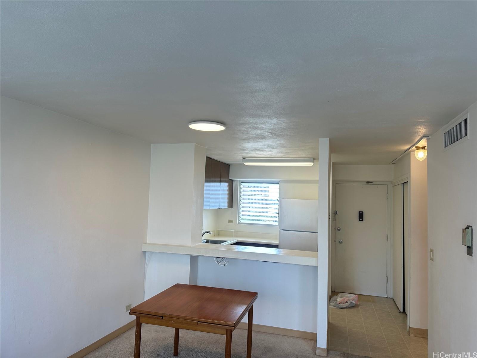 1909 Ala Wai Blvd Honolulu - Rental - photo 2 of 15