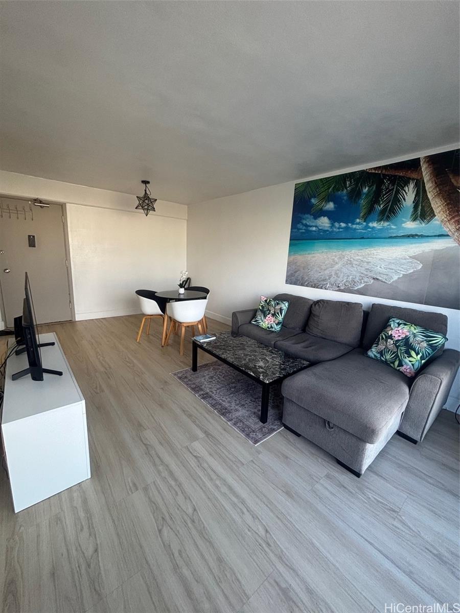 Royal Aloha condo # 802, Honolulu, Hawaii - photo 3 of 11