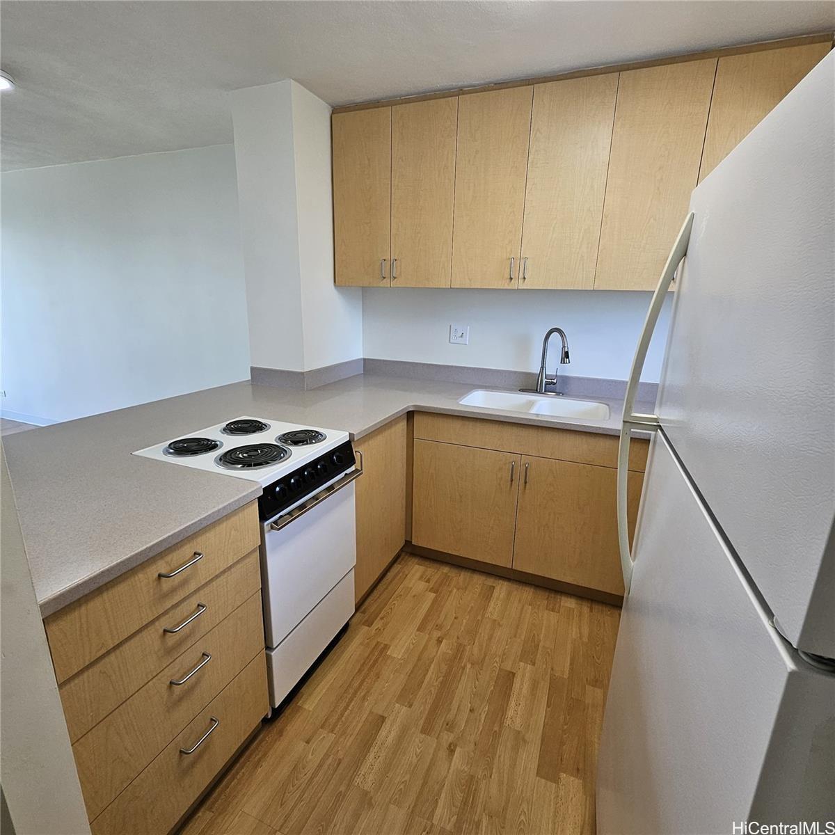 Royal Aloha condo # 806, Honolulu, Hawaii - photo 10 of 16