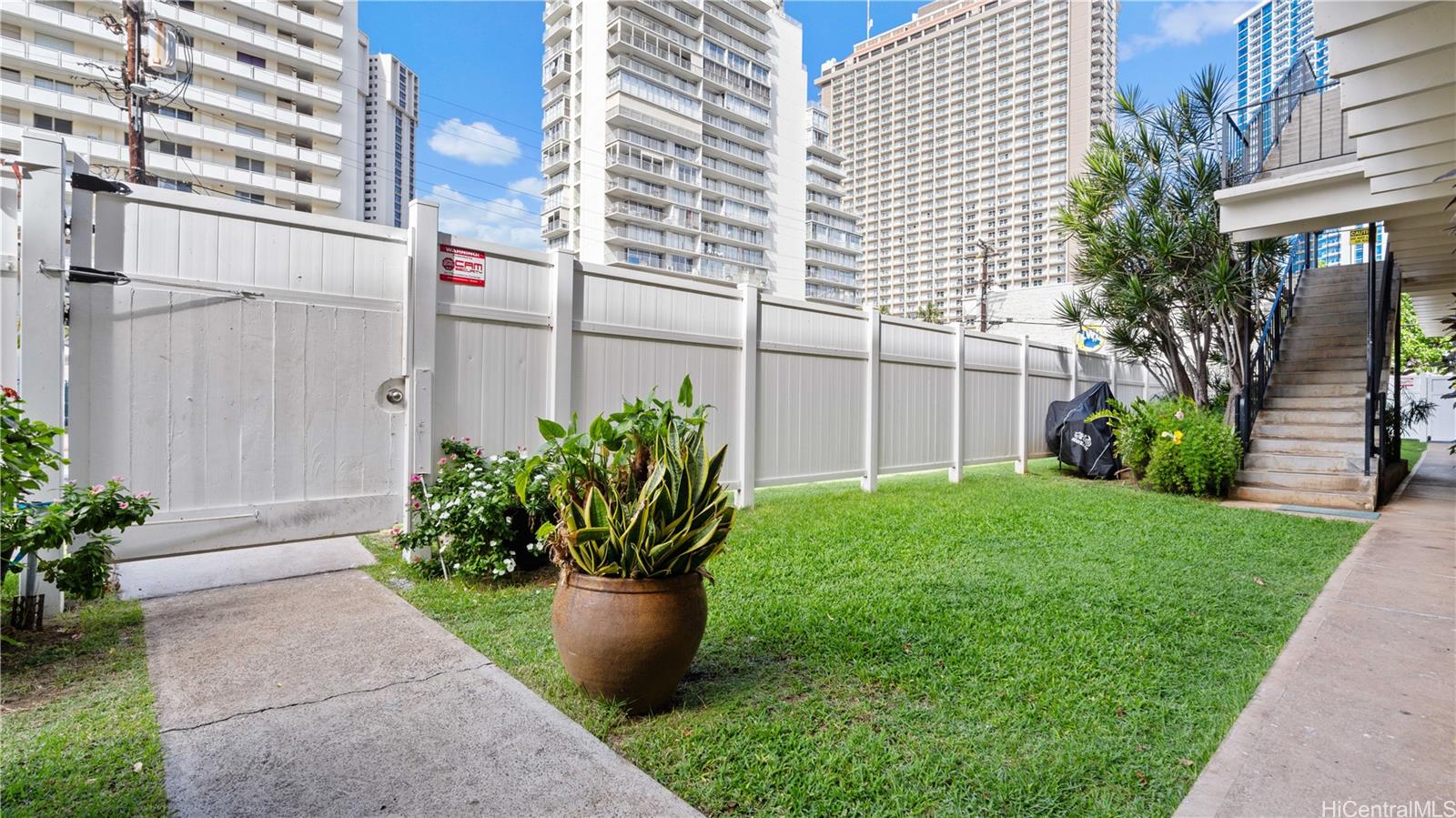 1909 Kahakai Drive Honolulu - Multi-family - photo 24 of 25