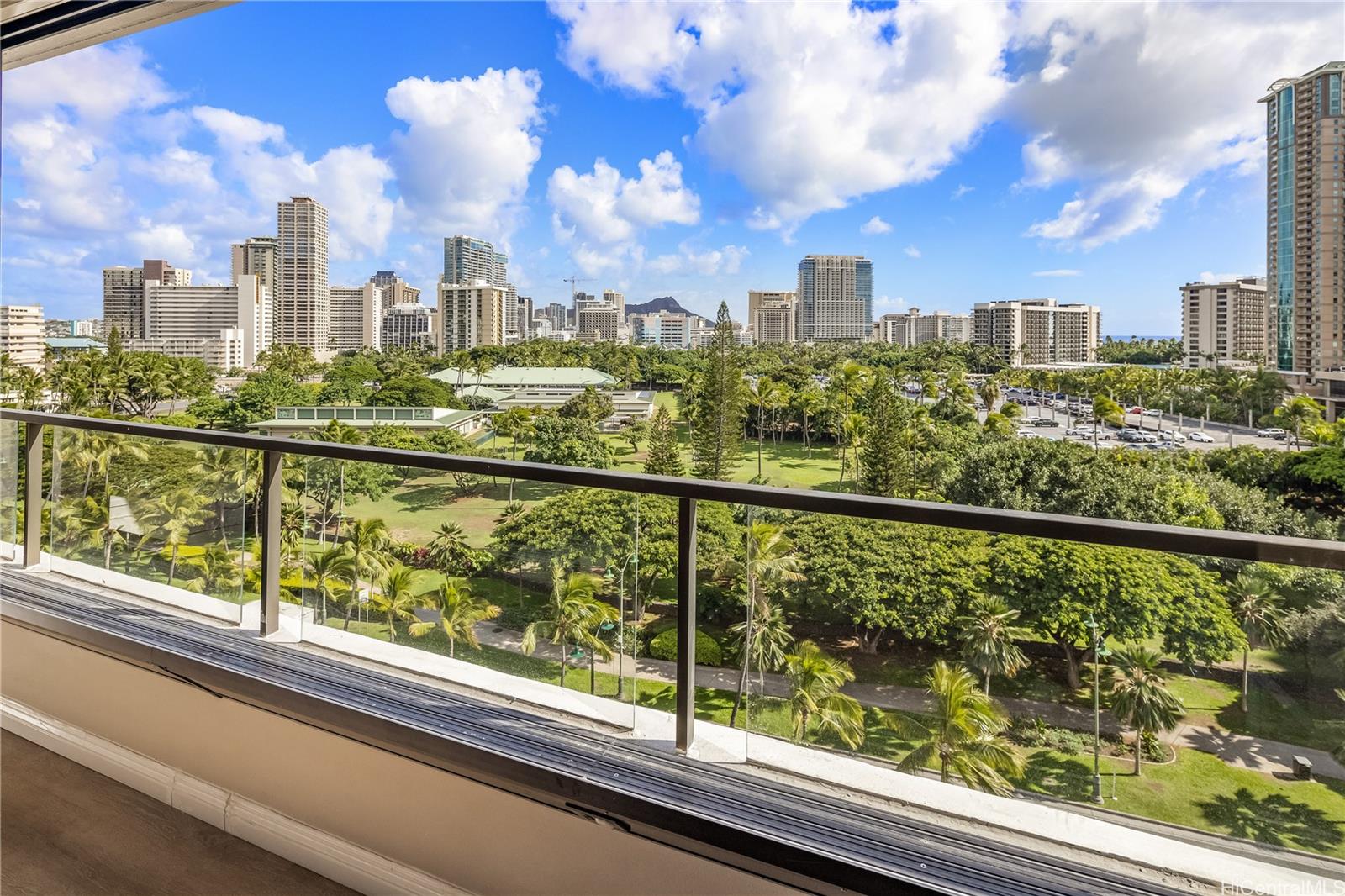 Canterbury Pl condo # 10B, Honolulu, Hawaii - photo 2 of 23