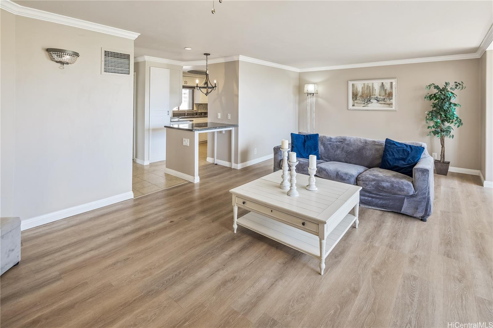 Canterbury Pl condo # 10B, Honolulu, Hawaii - photo 3 of 23