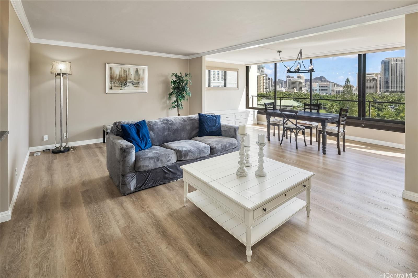 Canterbury Pl condo # 10B, Honolulu, Hawaii - photo 4 of 23