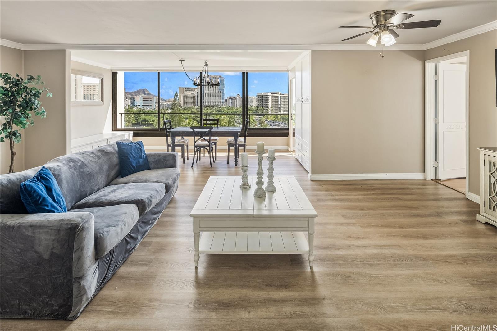 Canterbury Pl condo # 10B, Honolulu, Hawaii - photo 5 of 23