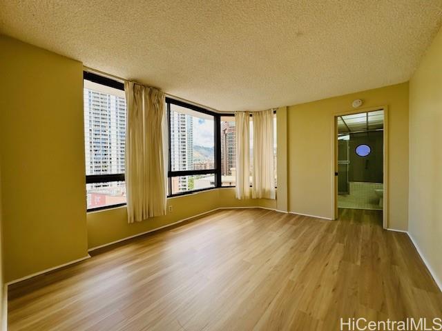 1910 Ala Moana Blvd Honolulu - Rental - photo 5 of 10