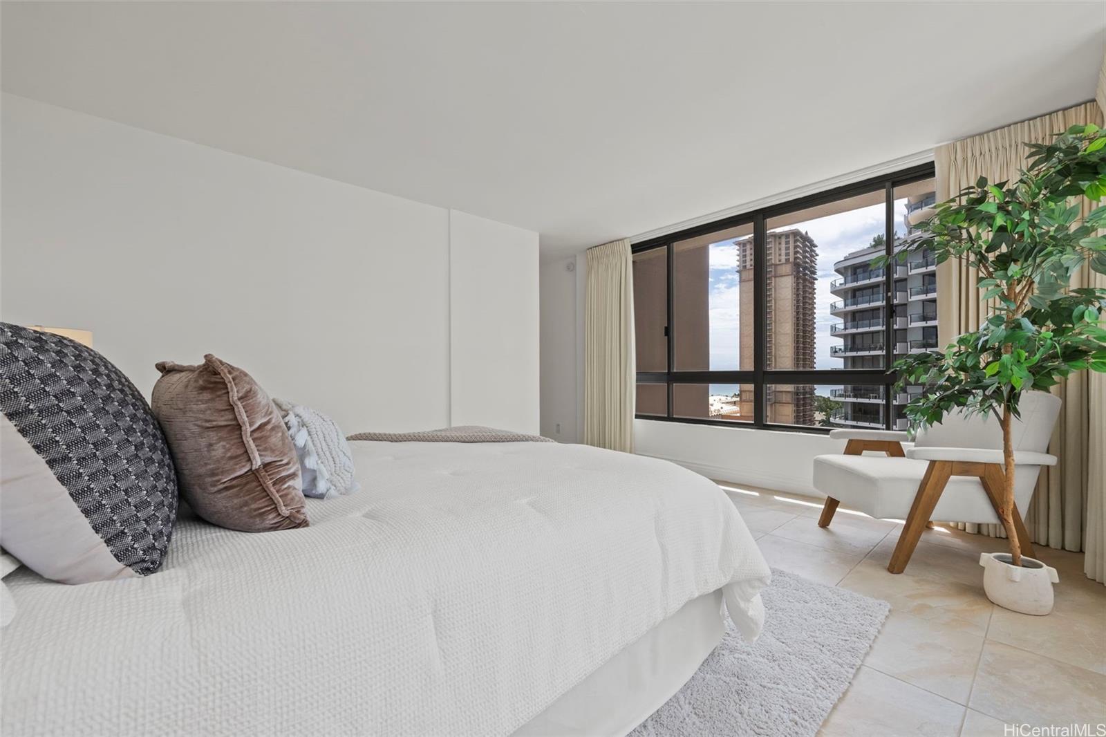 Canterbury Pl condo # 16A, Honolulu, Hawaii - photo 12 of 22