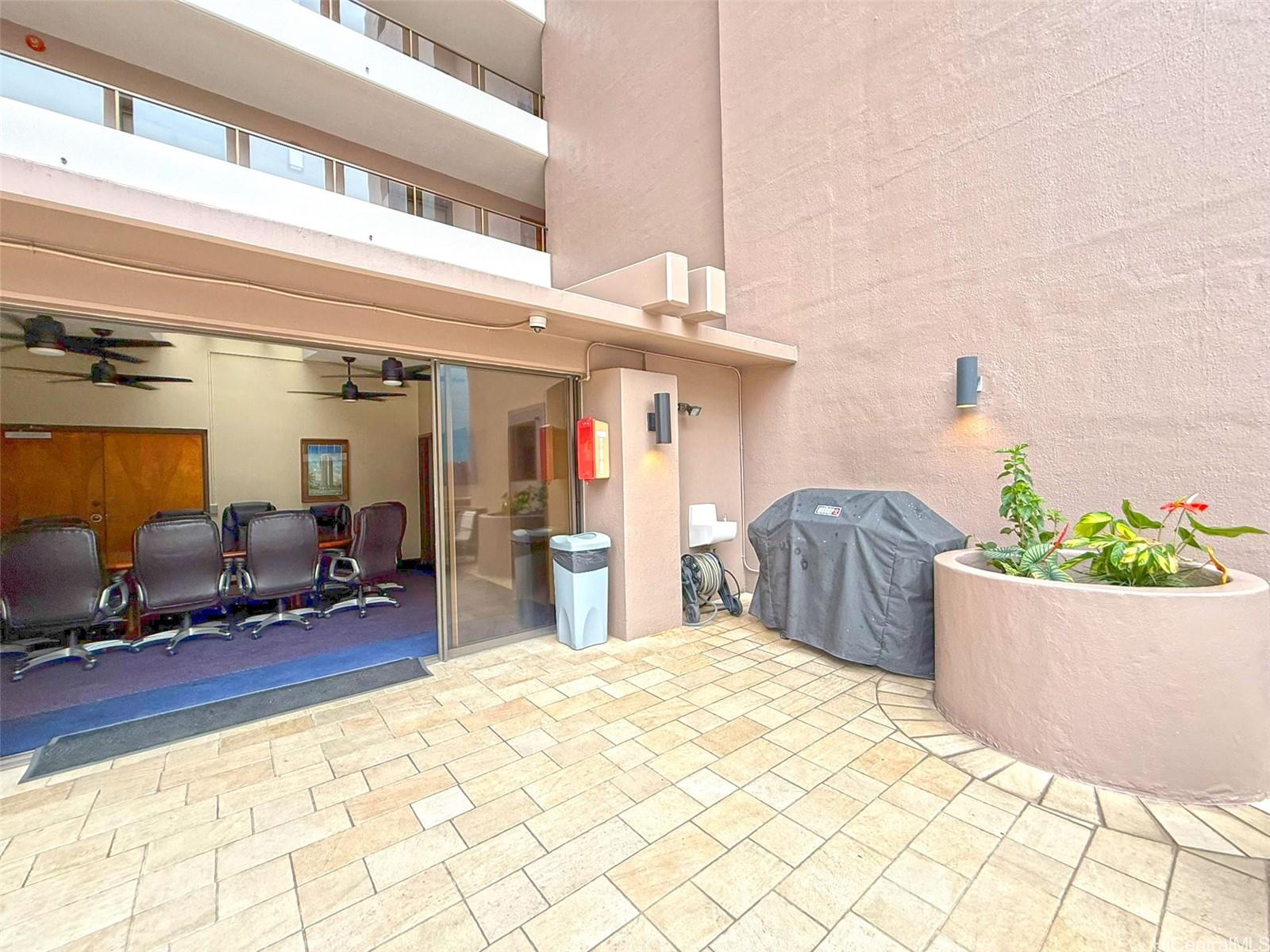 Canterbury Pl condo # 18A, Honolulu, Hawaii - photo 20 of 24