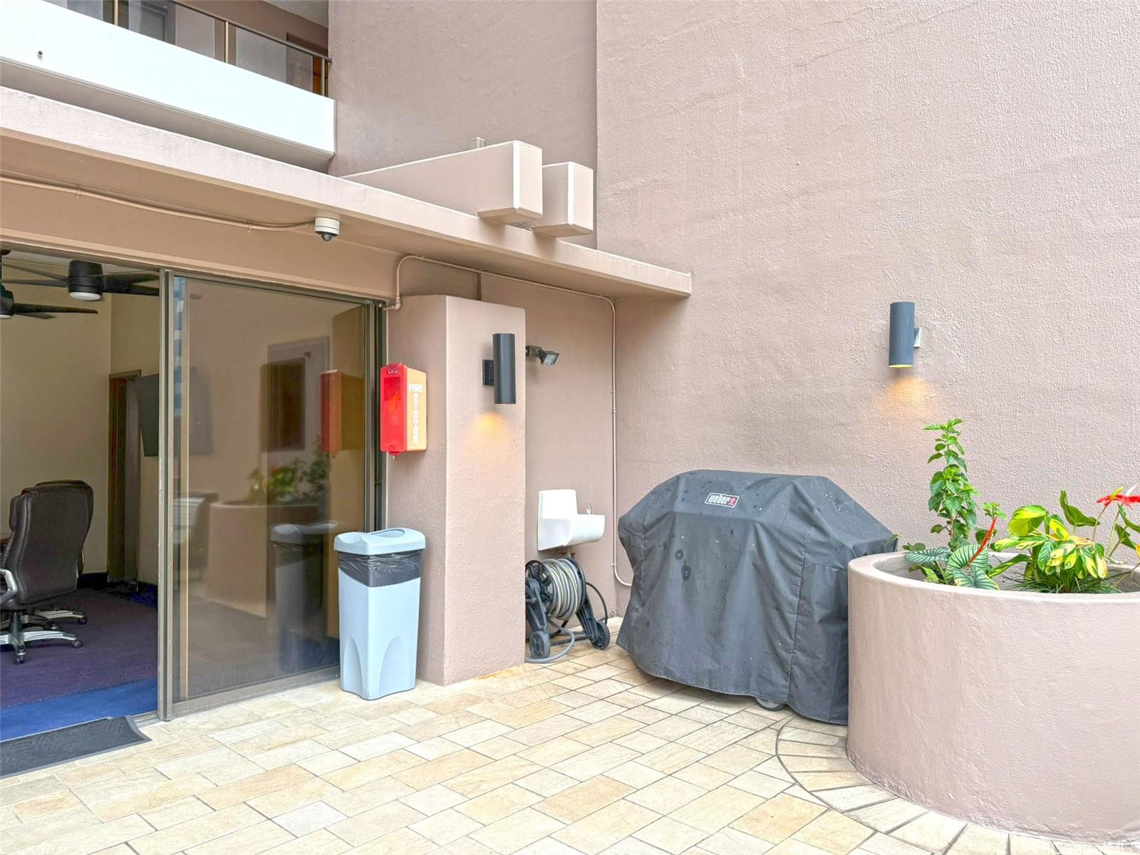 Canterbury Pl condo # 18A, Honolulu, Hawaii - photo 22 of 24