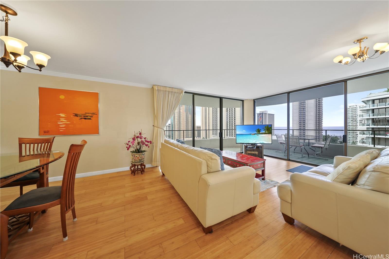 Canterbury Pl condo # 18A, Honolulu, Hawaii - photo 5 of 24