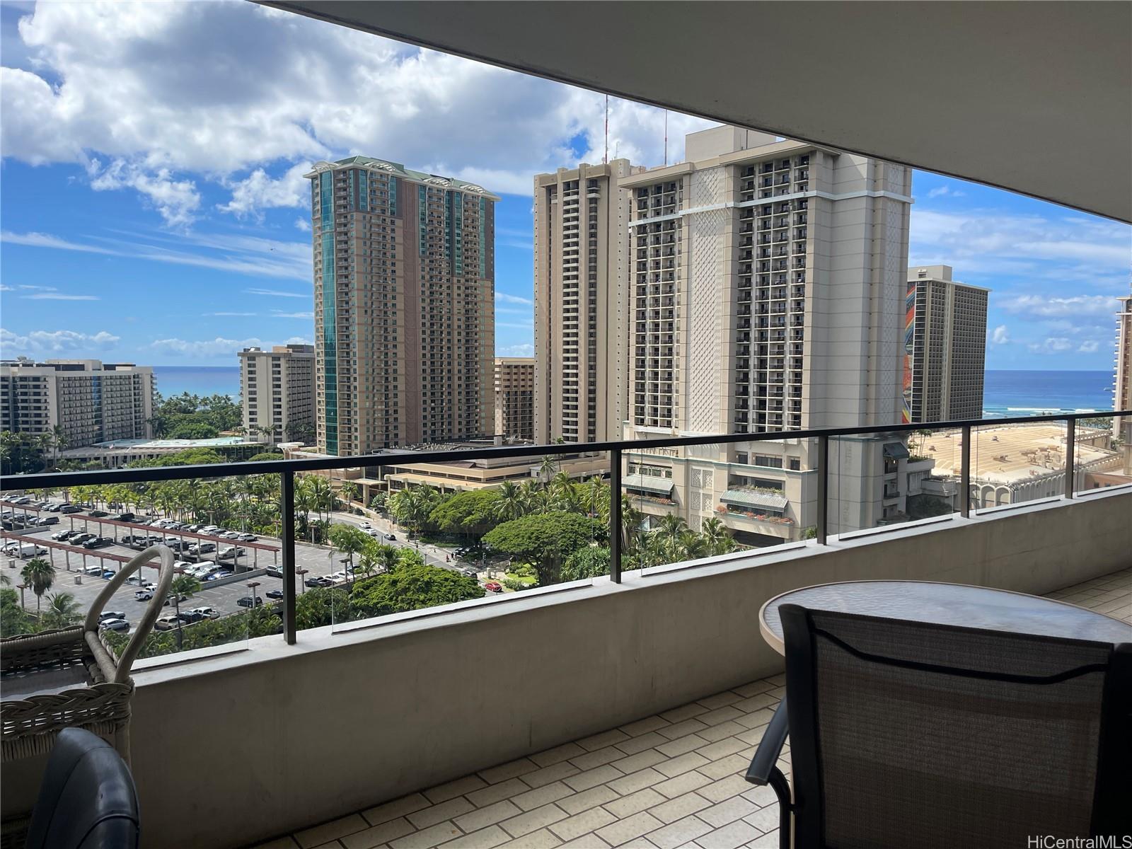 Canterbury Pl condo # 18B, Honolulu, Hawaii - photo 2 of 13