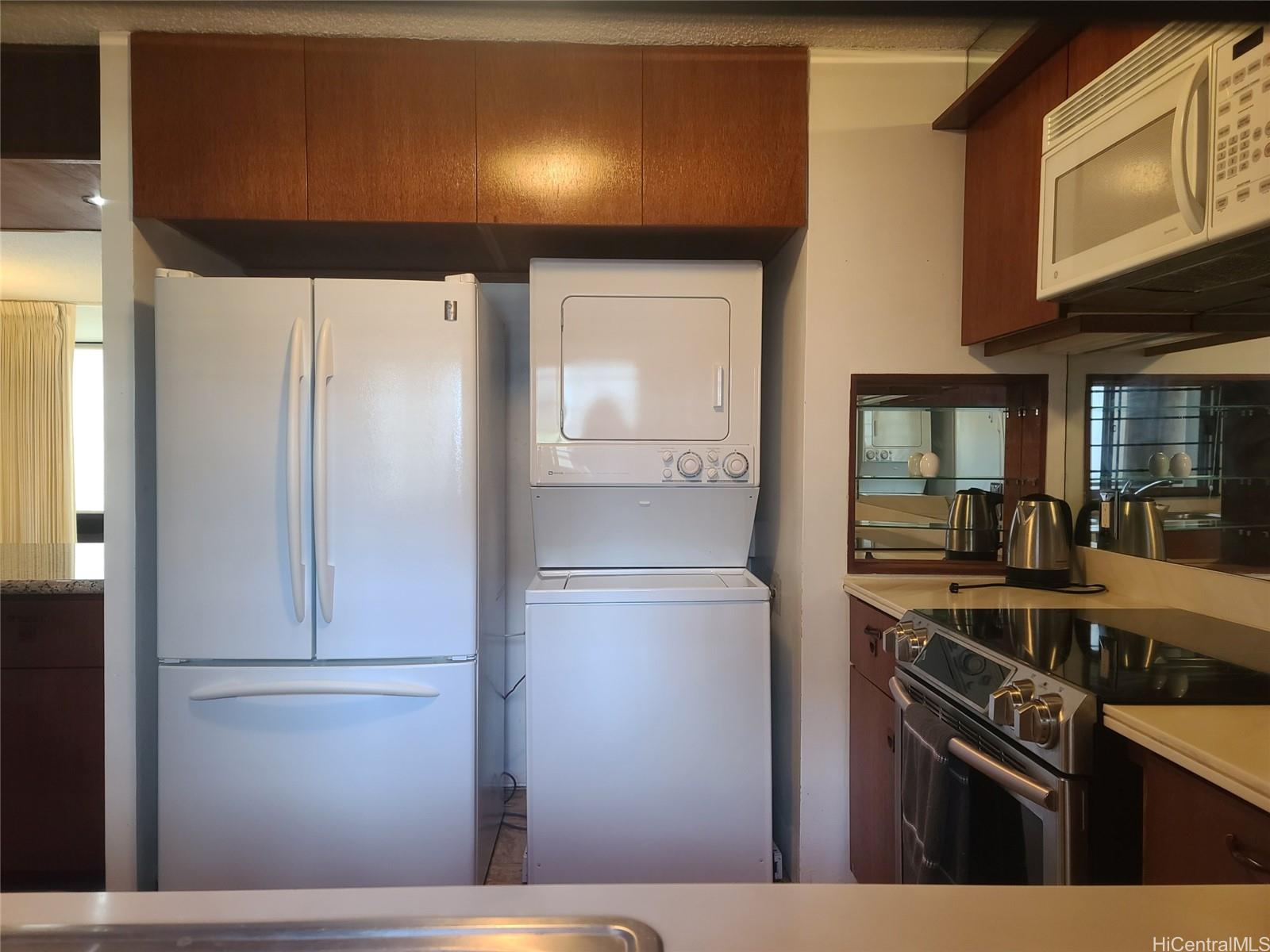 Canterbury Pl condo # 18C, Honolulu, Hawaii - photo 4 of 22