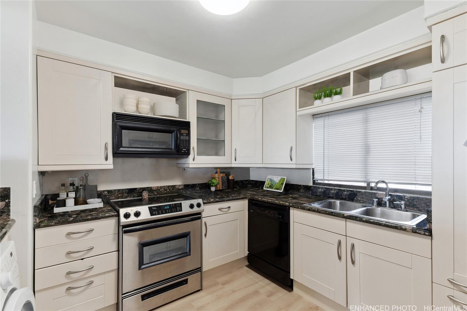 Canterbury Pl condo # 19C, Honolulu, Hawaii - photo 5 of 15