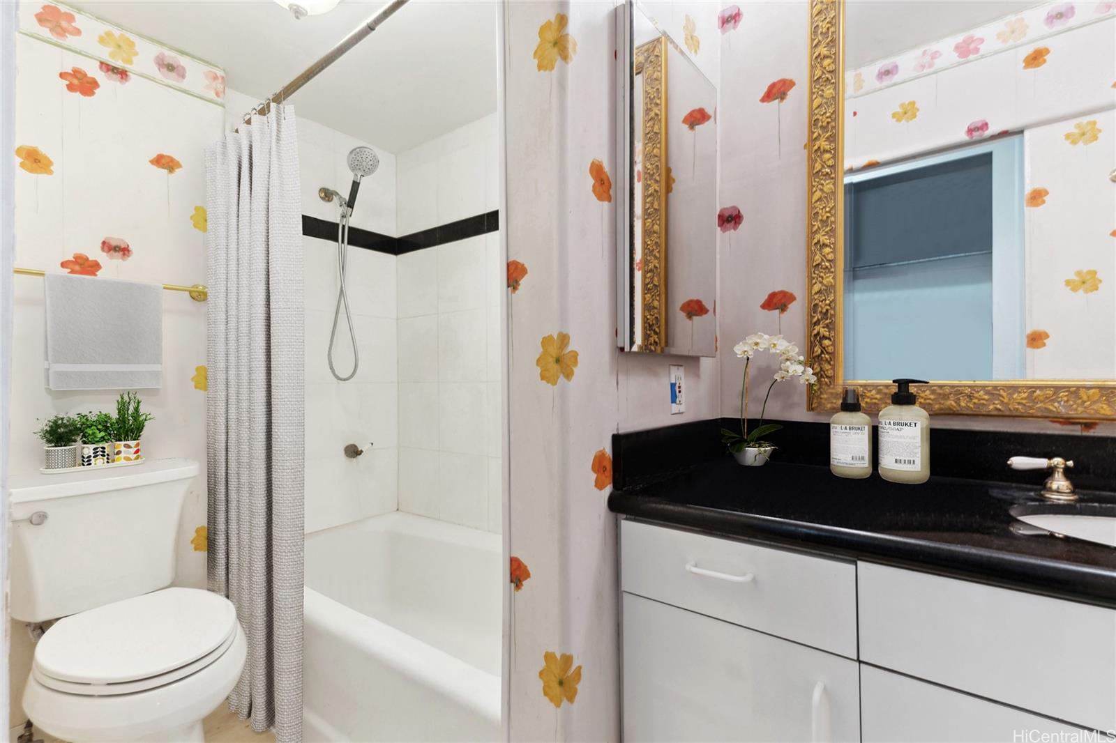 Canterbury Pl condo # 19C, Honolulu, Hawaii - photo 10 of 15