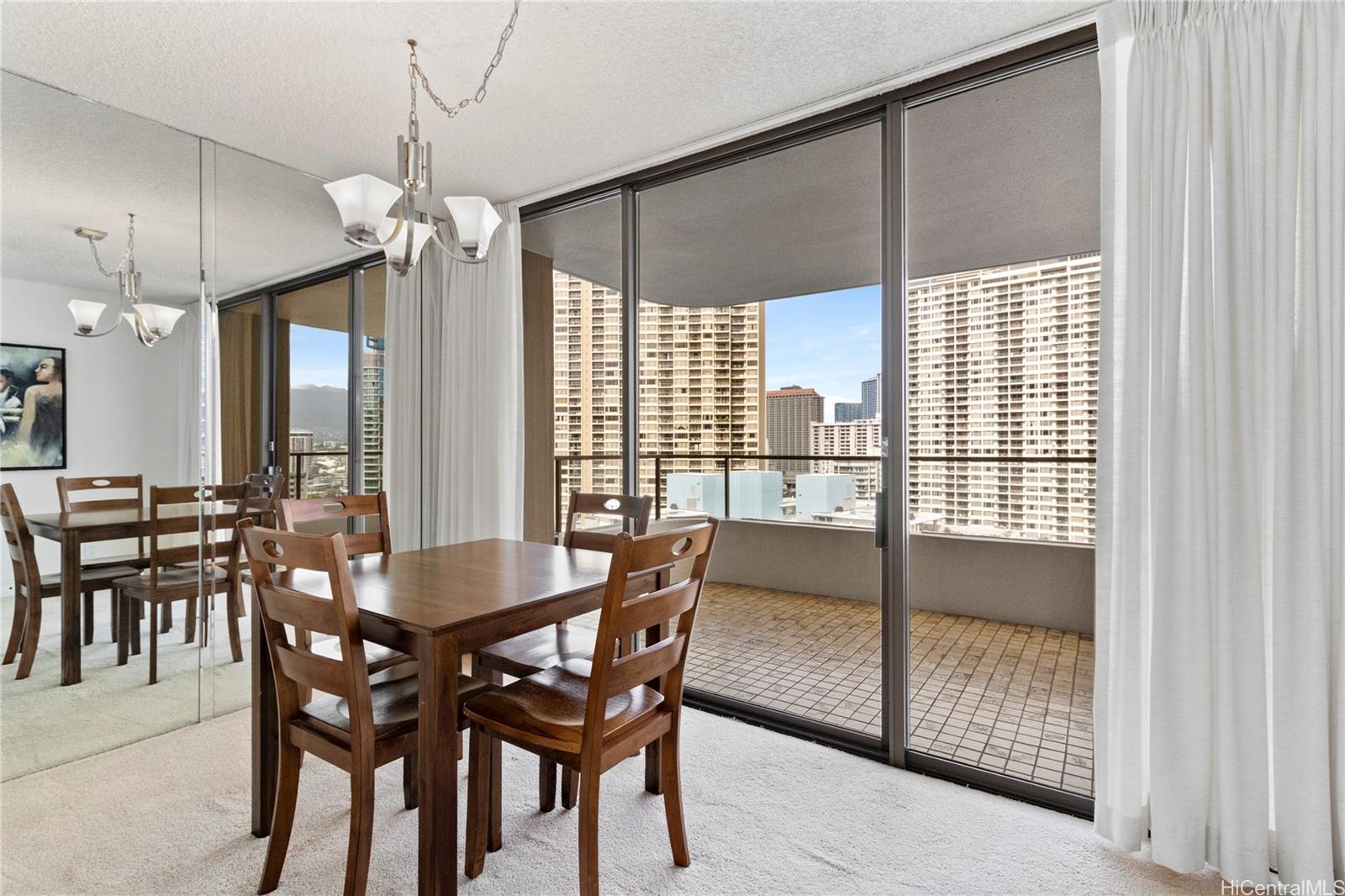 Canterbury Pl condo # 19D, Honolulu, Hawaii - photo 5 of 12