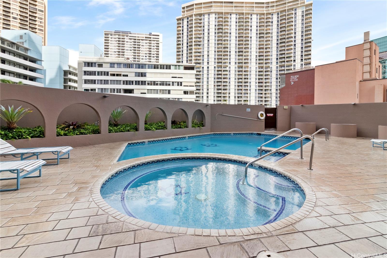 Canterbury Pl condo # 19D, Honolulu, Hawaii - photo 10 of 12