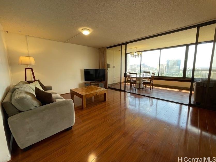 Canterbury Pl condo # 23B, Honolulu, Hawaii - photo 4 of 19