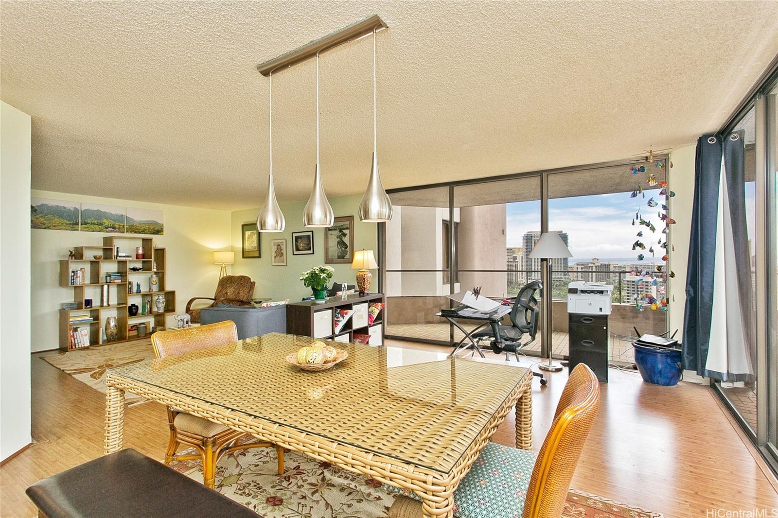 Canterbury Pl condo # 25A, Honolulu, Hawaii - photo 3 of 19
