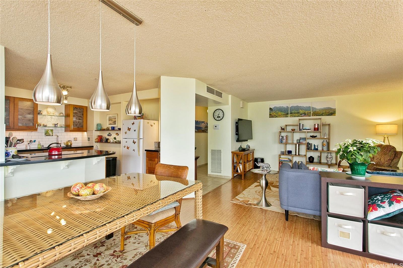 Canterbury Pl condo # 25A, Honolulu, Hawaii - photo 4 of 19