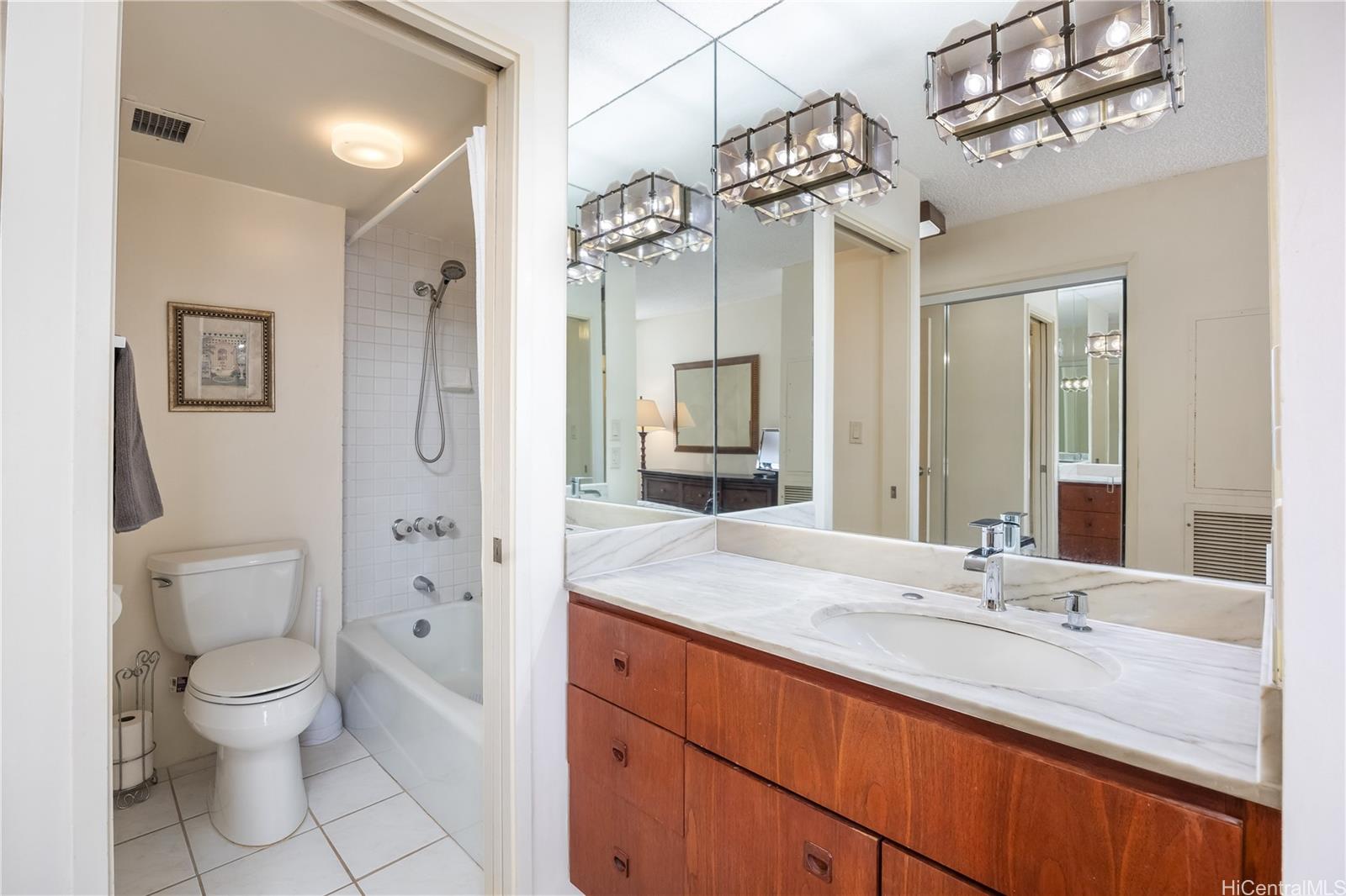 Canterbury Pl condo # 26C, Honolulu, Hawaii - photo 13 of 25