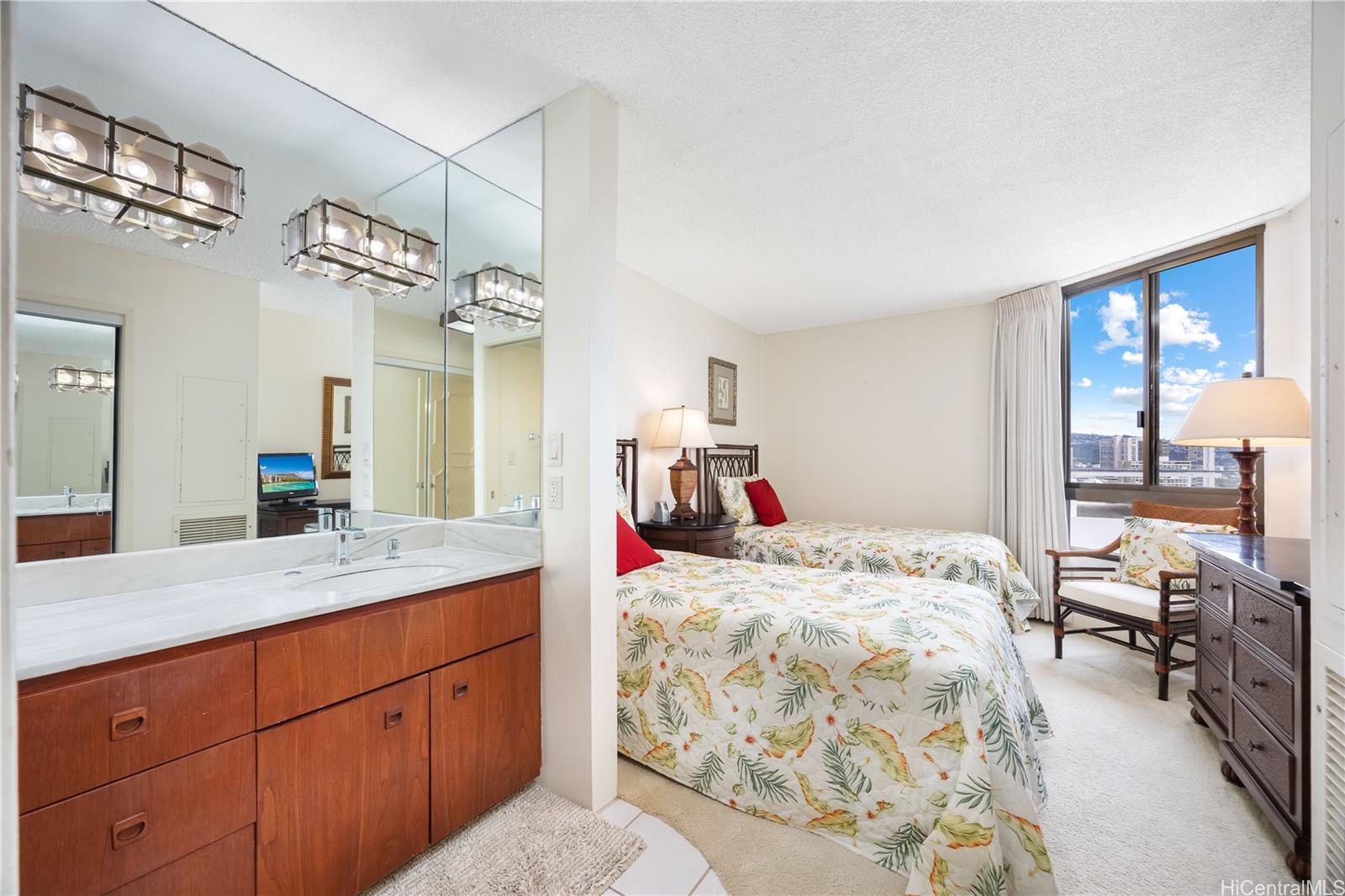 Canterbury Pl condo # 26C, Honolulu, Hawaii - photo 14 of 25