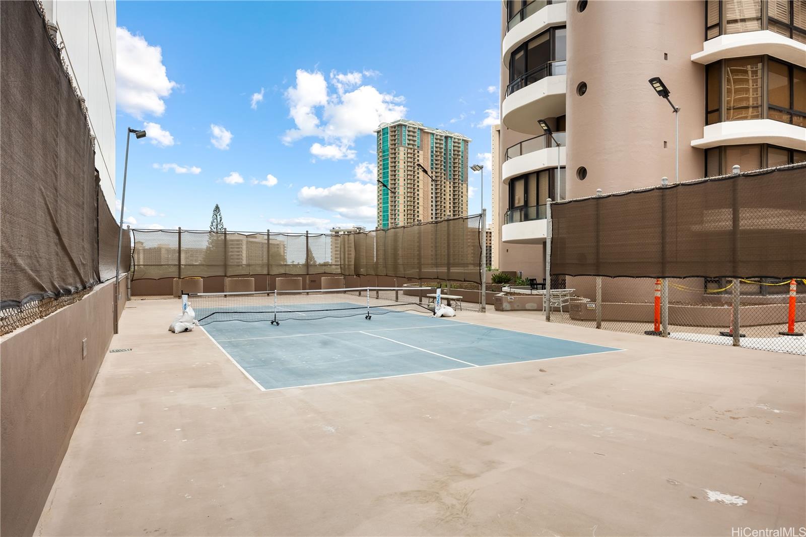 Canterbury Pl condo # 26C, Honolulu, Hawaii - photo 22 of 25
