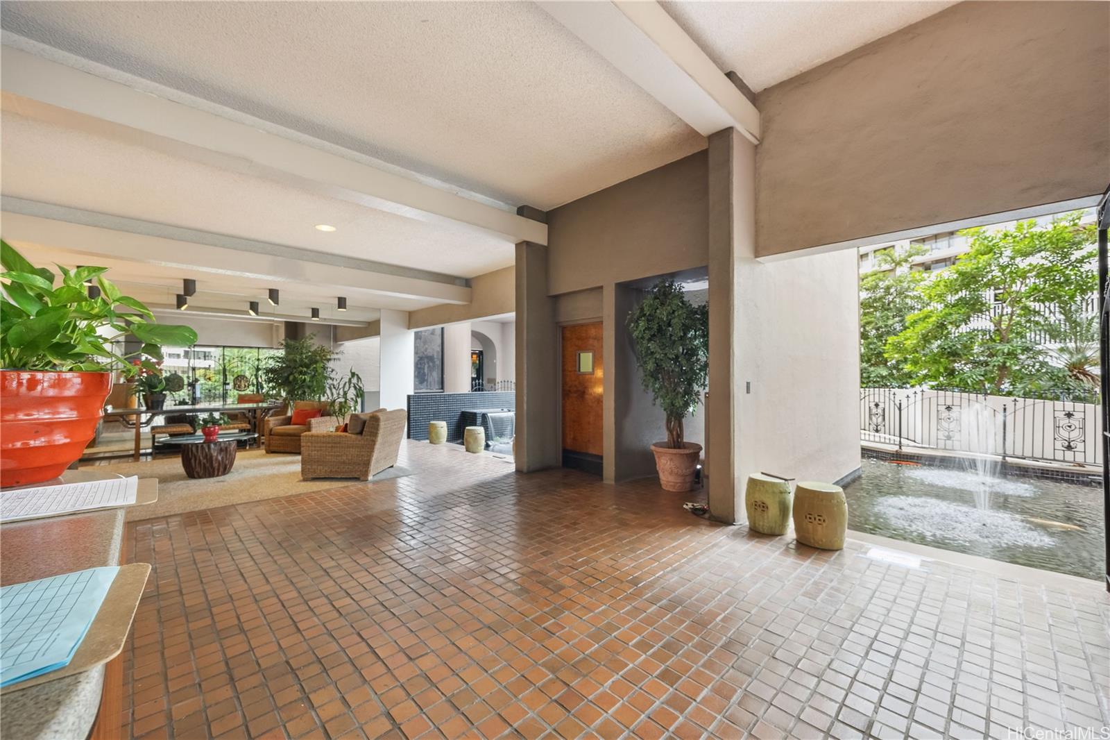 Canterbury Pl condo # 26C, Honolulu, Hawaii - photo 24 of 25