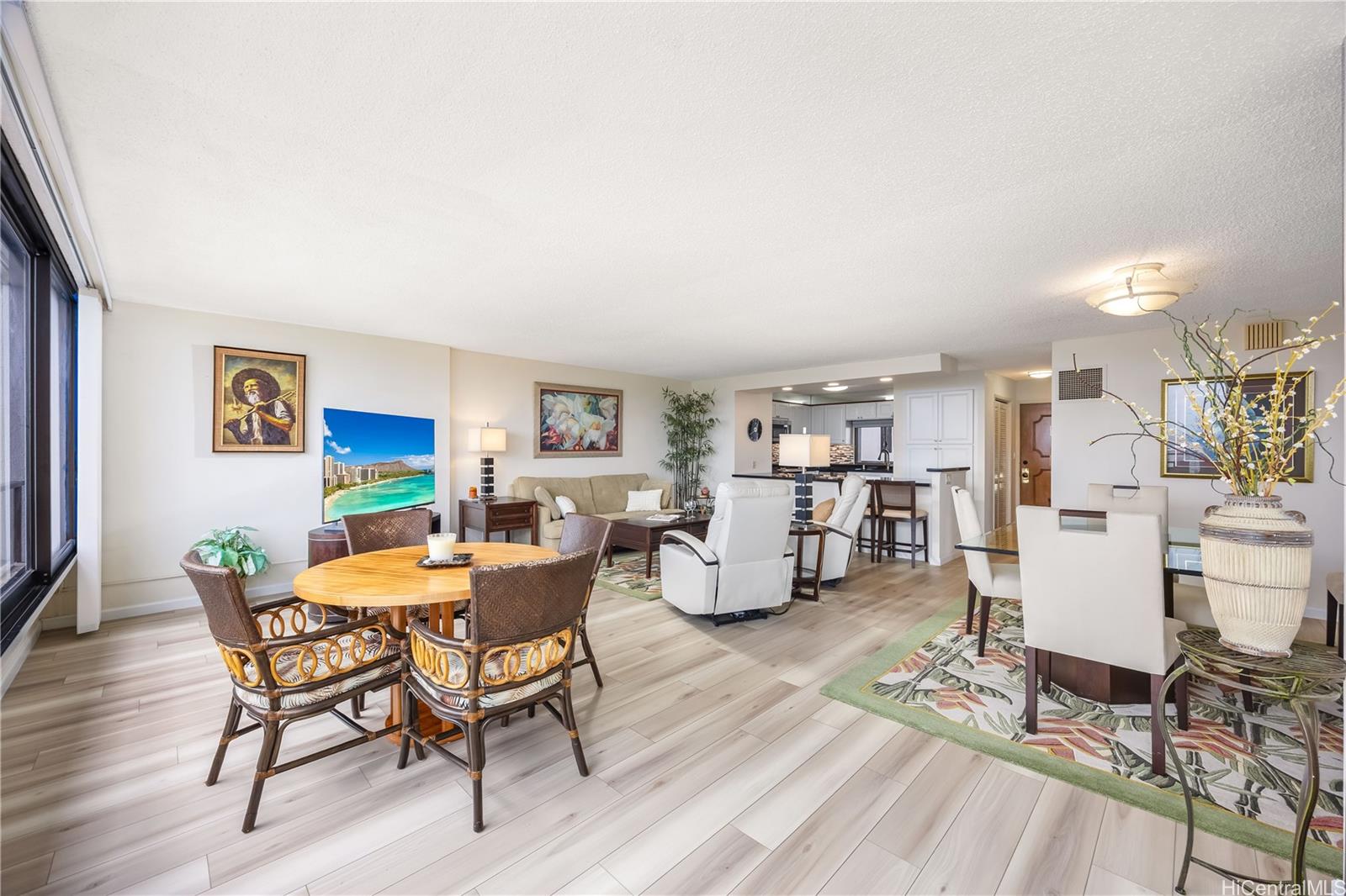 Canterbury Pl condo # 26C, Honolulu, Hawaii - photo 6 of 25