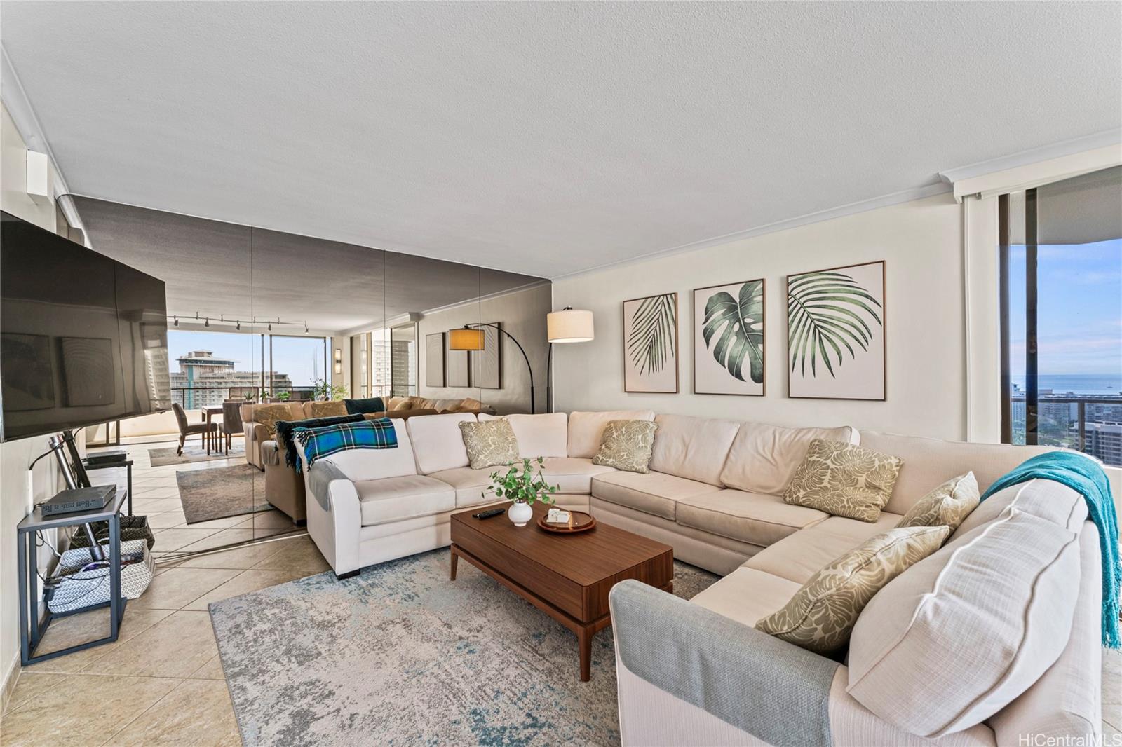 Canterbury Pl condo # 29A, Honolulu, Hawaii - photo 4 of 24