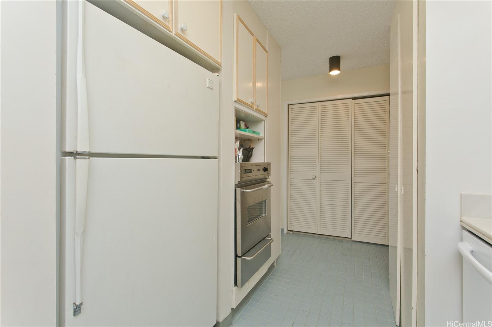 Canterbury Pl condo # 29D, Honolulu, Hawaii - photo 12 of 20