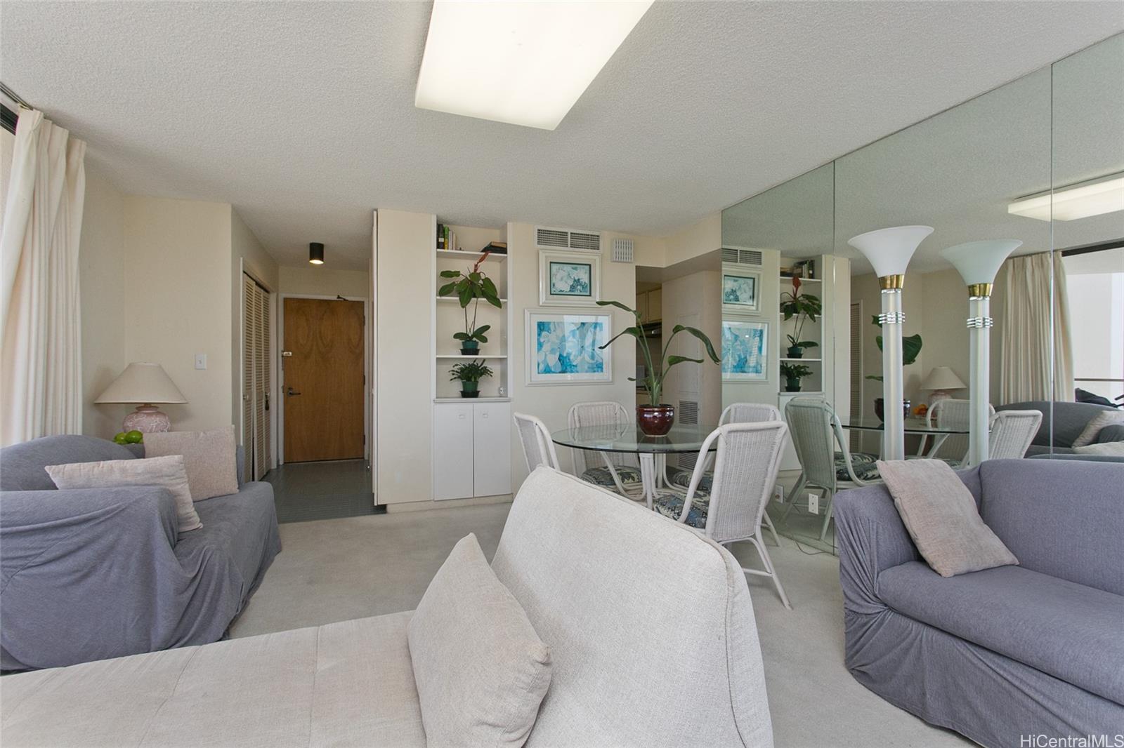 Canterbury Pl condo # 29D, Honolulu, Hawaii - photo 3 of 20