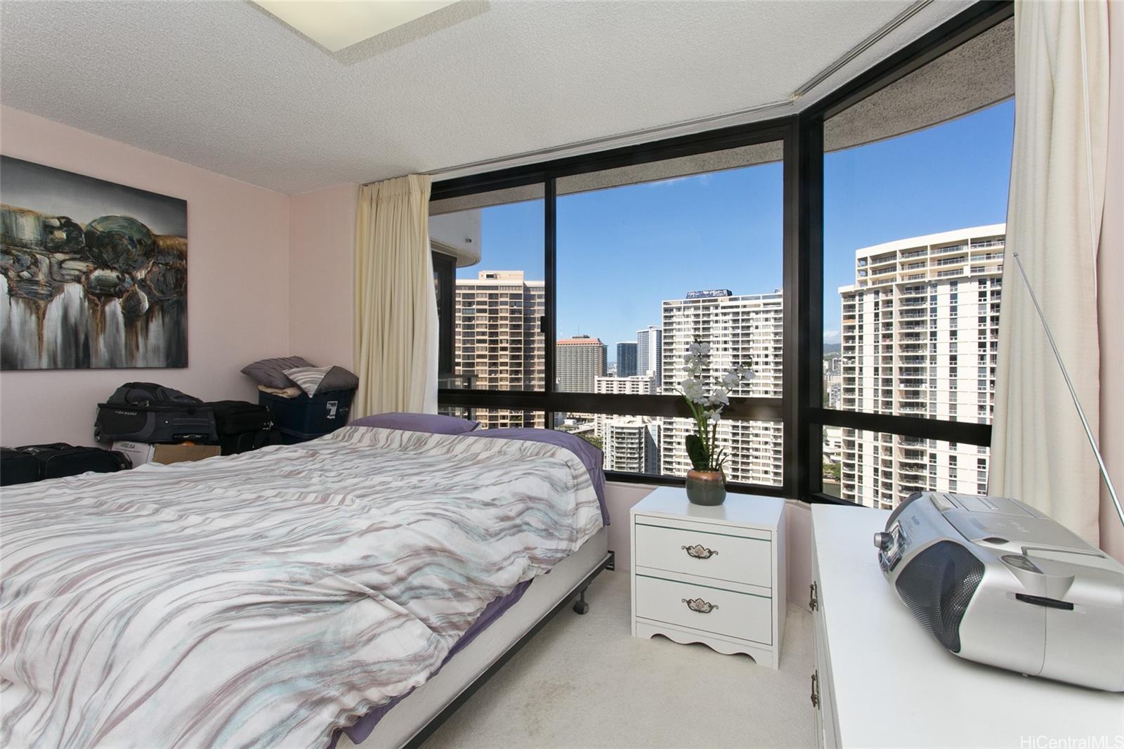 Canterbury Pl condo # 29D, Honolulu, Hawaii - photo 8 of 20