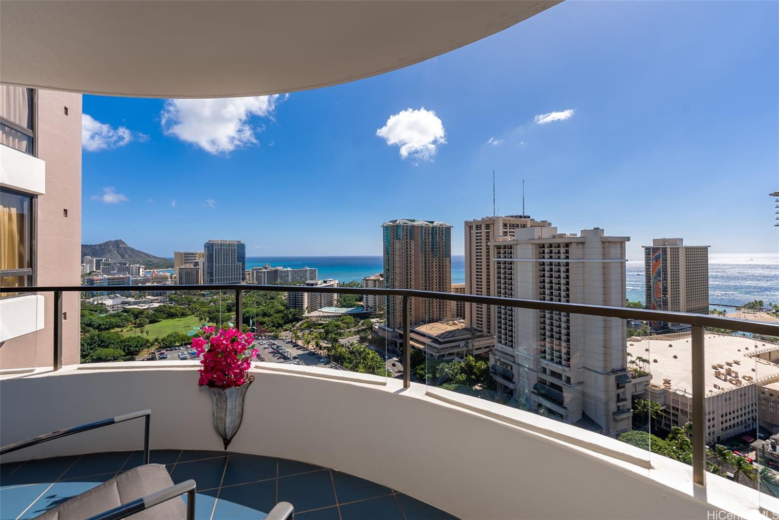 Canterbury Pl condo # 32A, Honolulu, Hawaii - photo 2 of 18