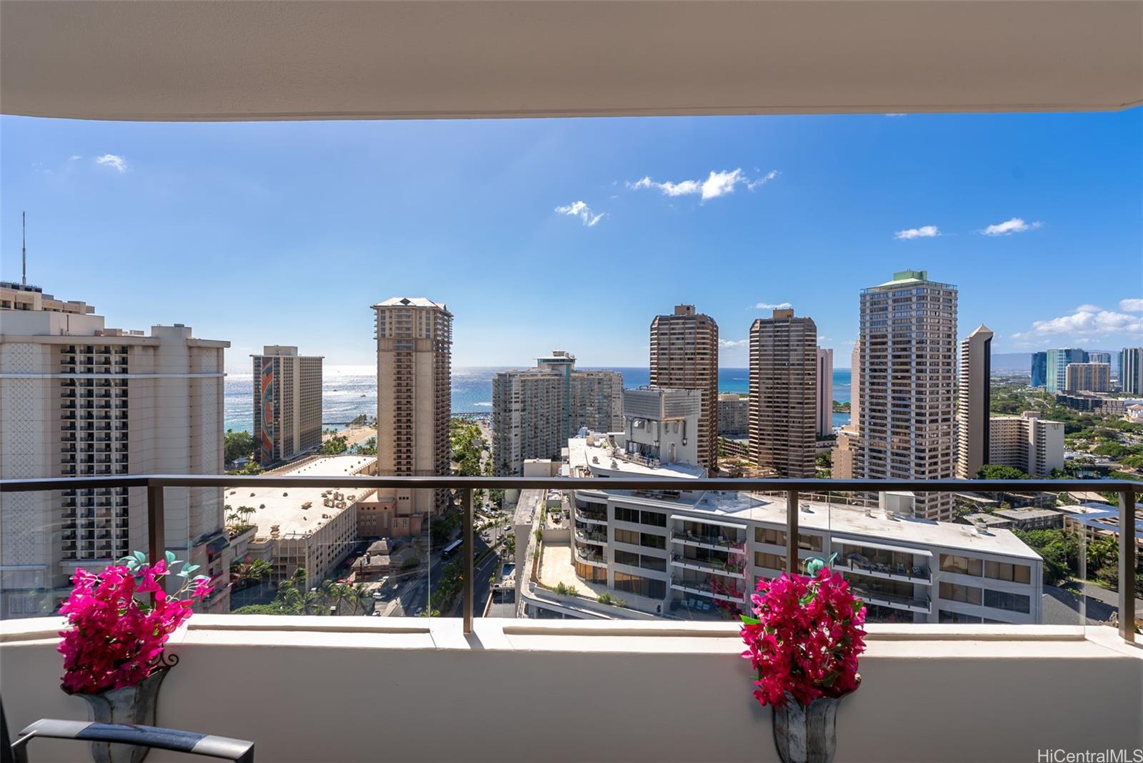 Canterbury Pl condo # 32A, Honolulu, Hawaii - photo 3 of 18