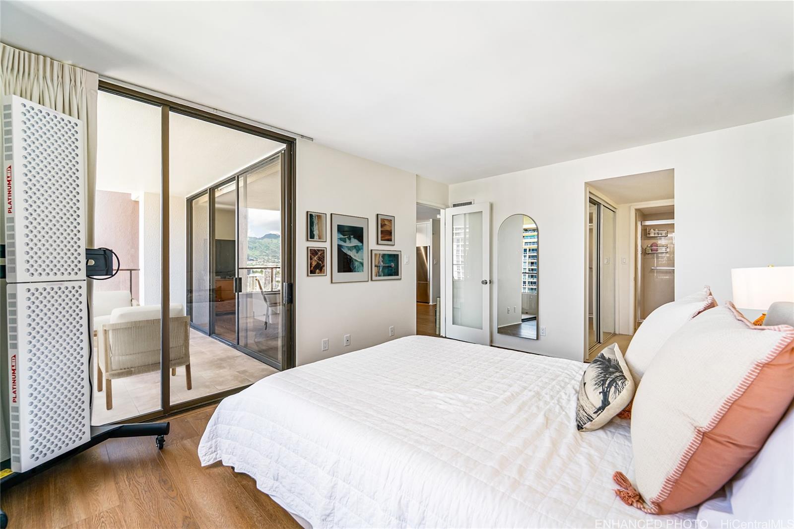 Canterbury Pl condo # 32E, Honolulu, Hawaii - photo 4 of 18