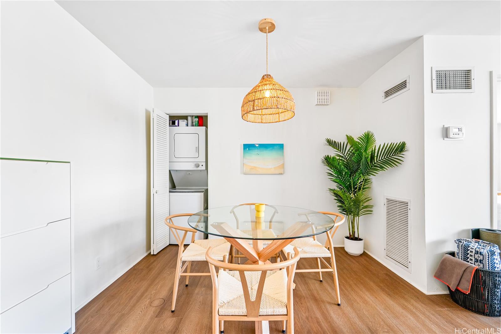 Canterbury Pl condo # 32E, Honolulu, Hawaii - photo 5 of 18