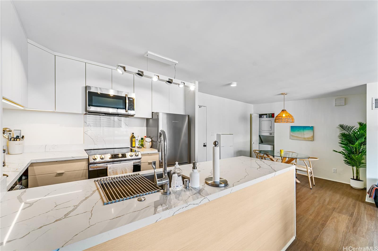 Canterbury Pl condo # 32E, Honolulu, Hawaii - photo 12 of 17