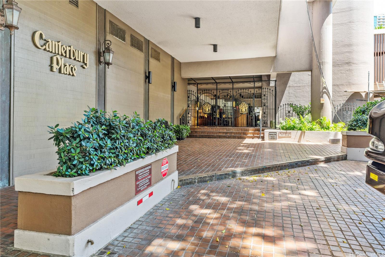 Canterbury Pl condo # 32E, Honolulu, Hawaii - photo 16 of 17