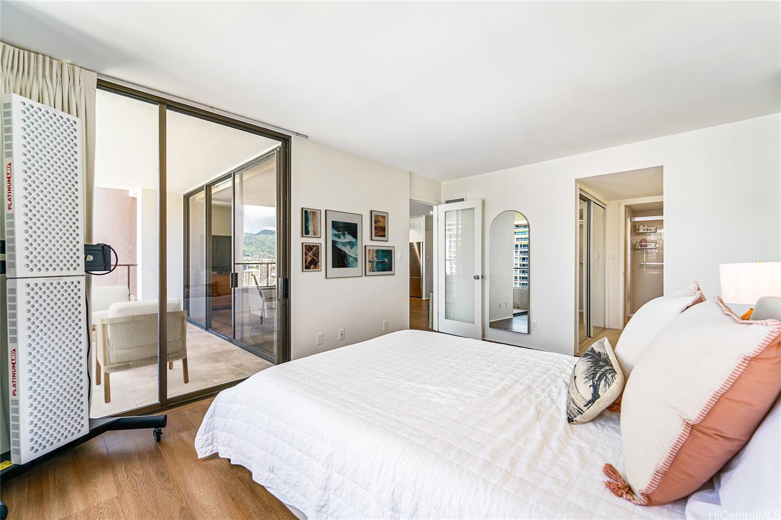 Canterbury Pl condo # 32E, Honolulu, Hawaii - photo 10 of 17